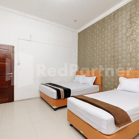 Reddoorz At Wisma Nabila Syariah Near Masjid Raya Baiturrahman Банда-Ачех Экстерьер фото